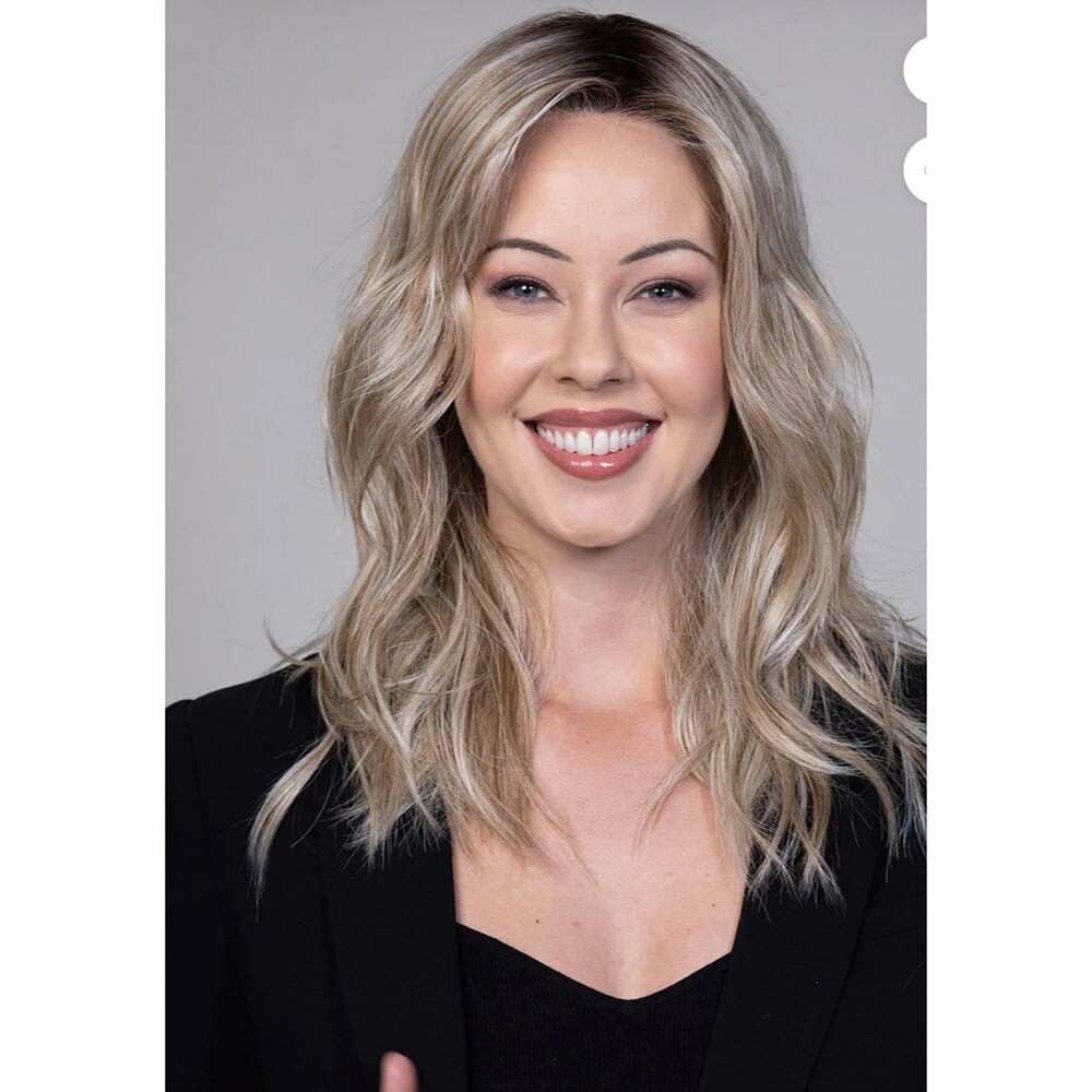 Belle tress “Campbell” icon collection Wig in color Brown Sugar cookie Blond-R